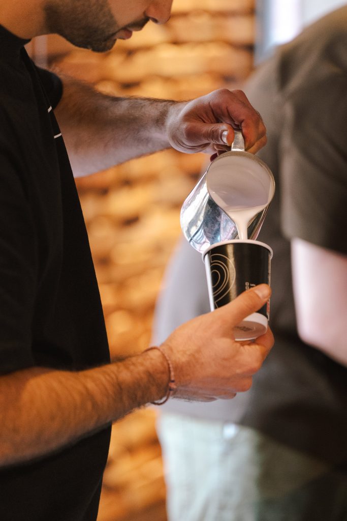 Joe Lozano cafe de especialidad pink bourbon espresso bar carrito coffee break corporativo eventos de cafe catering cafe madrid