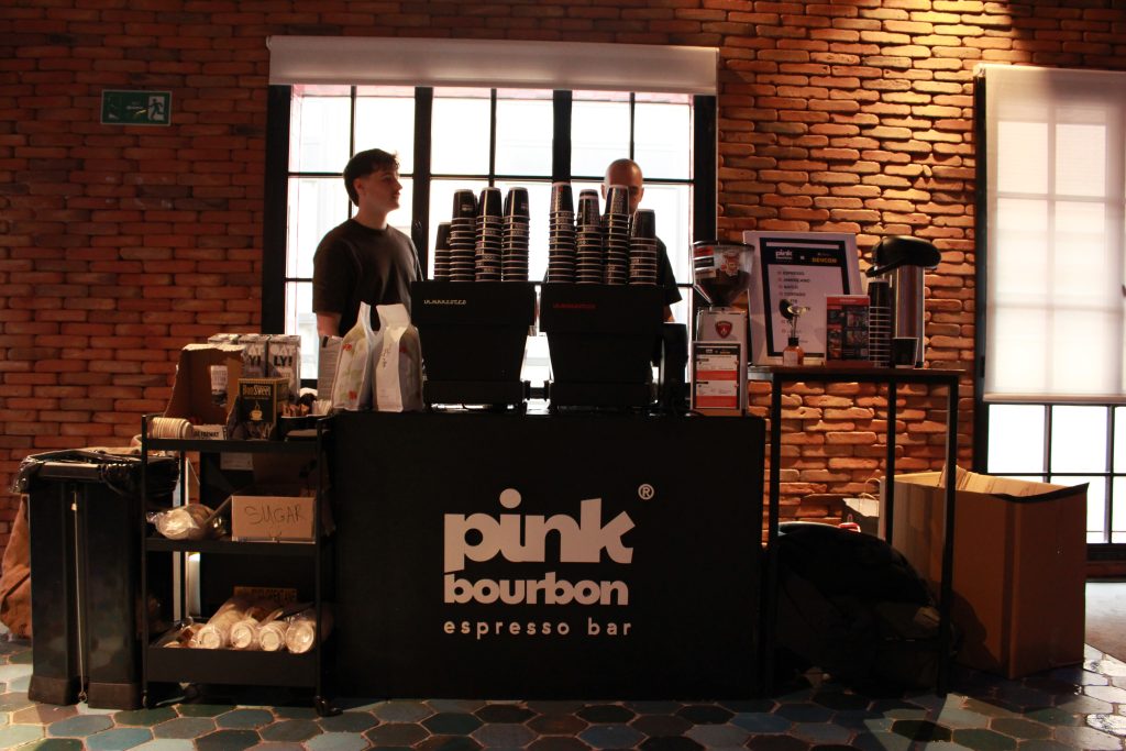 cafe de especialidad pink bourbon espresso bar carrito coffee break corporativo eventos de cafe catering cafe madrid